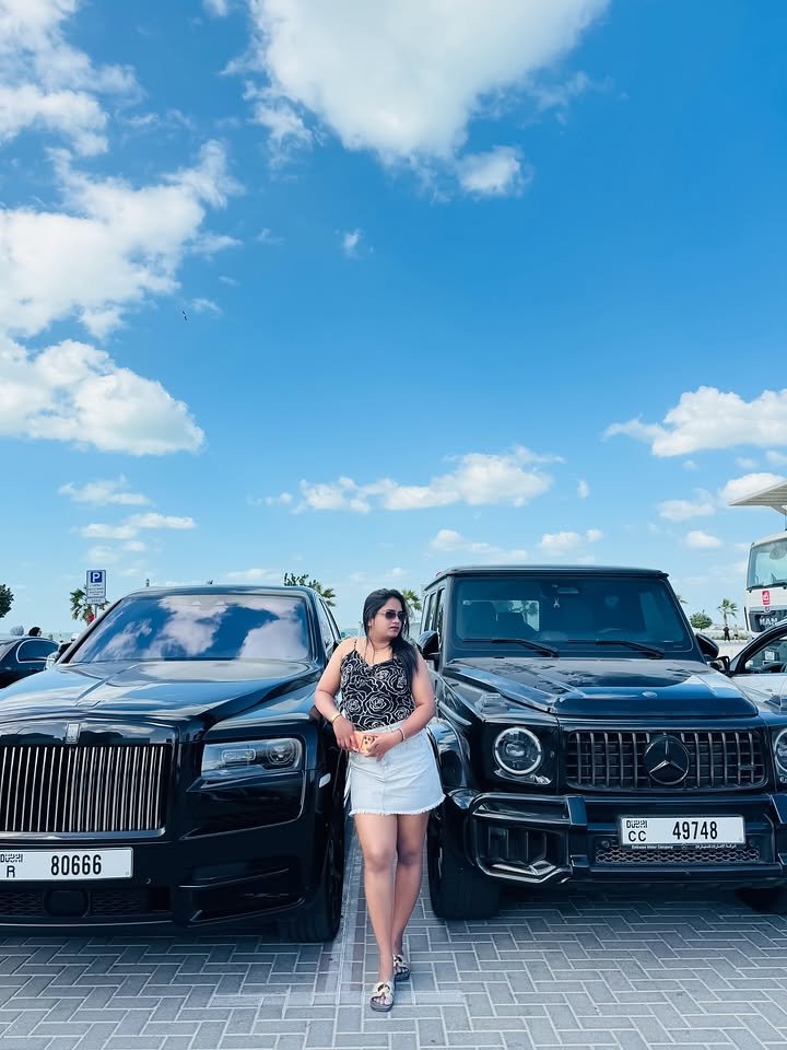 Aadhya6726's tweet photo. Not mine yet… but soon🔥
.
.
#rollsroyce #carlove #post  #ExpertTrader #India #usa https://t.co/qh7vja860O