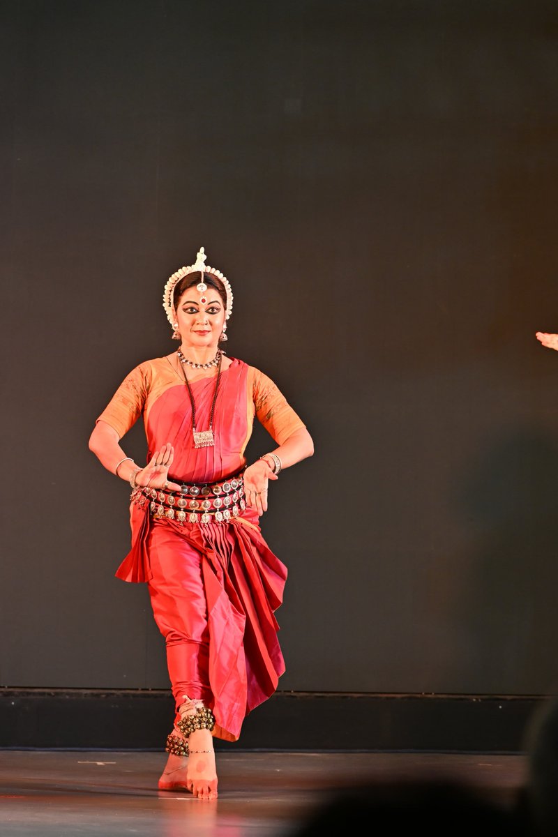 moefcc's tweet photo. Showcasing India's rich cultural heritage at the 12th BRICS Environment Ministers Meeting.

Delegates from the BRICS Member Countries mesmerized by the ethereal performance of the Indian artists.

@BricsIndia2026

#IndiaBRICSChairship
#EnvironmentWorkingGroup
#ClimateChange https://t.co/XhBGeEQ0Na