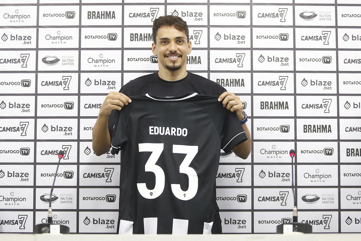 b0t4d4z031r4's tweet photo. Muito triste que provavelmente as ruas vão se esquecer do quanto esse maluco aqui jogou bola no Botafogo https://t.co/3aAhRWqiQY