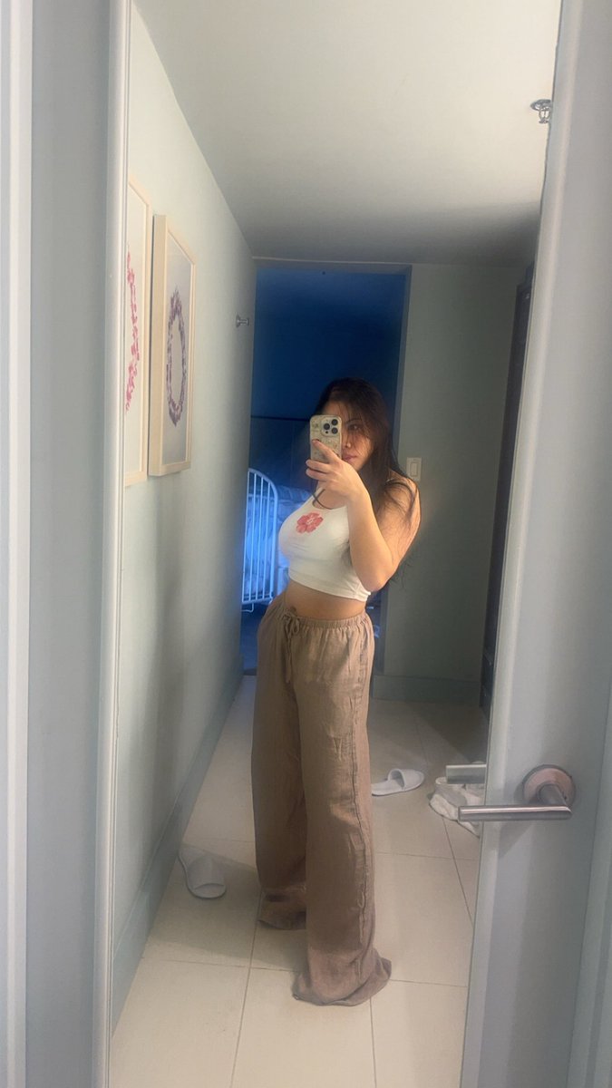 puckykat's tweet photo. I miss Hawaii :( see u on stream tn at 7 :3 <3 https://t.co/gALTD0BEdp