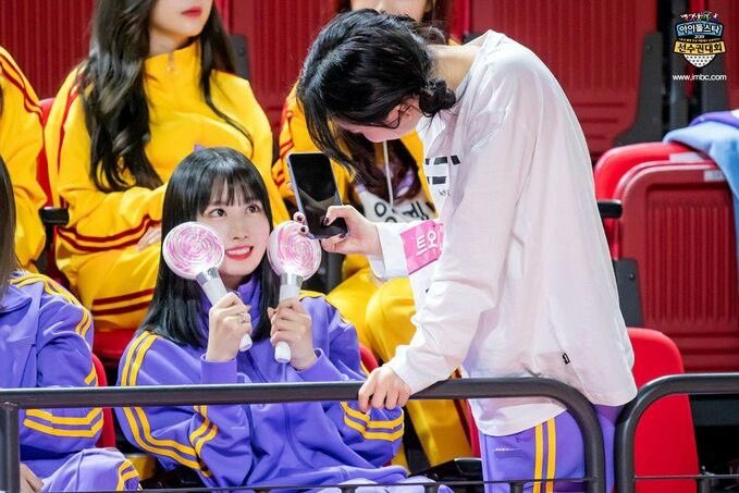 MA_Sana97's tweet photo. La obsesión de Nayeon por Momo es de estudio https://t.co/SwbPJfjOlD