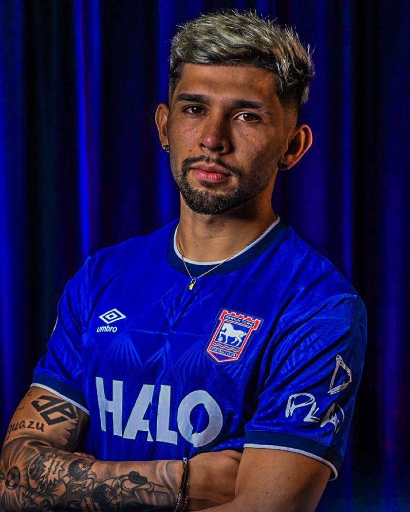 eurofootcom's tweet photo. 🔵⚪️ 𝐎𝐅𝐅𝐈𝐂𝐈𝐀𝐋 | Ipswich Town have made two signings from Strasbourg! 💰✅

🇵🇾 Julio Enciso (22), €30.5m fee
🇨🇮 Abdoul Ouattara (20), €20m fee https://t.co/LpKi9RUxk8