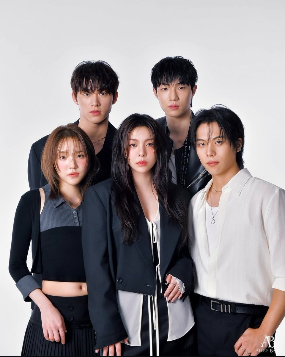 npomvtt's tweet photo. Ailee anuncia o lançamento da sua banda, a AILEE BAND. Composta por Ailee no vocal, Bae Jaeyong na guitarra, Ok Sungmin na bateria, Lee Hyeonseong no teclado e Ahn Sungju no baixo. https://t.co/DfzOZGJ9lo