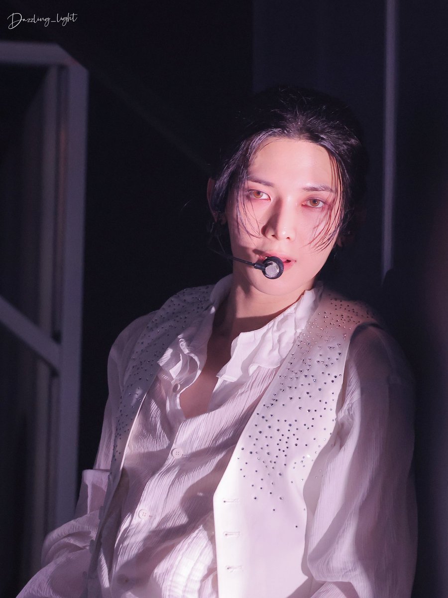 lov4evas's tweet photo. oh wow. he really looks so vampire here like https://t.co/Z5OAad5xW9