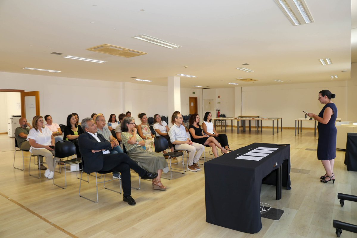 ESTM_IPL's tweet photo. • NOVA EQUIPA DIRETIVA DA ESTM •
Hoje, na Sala Berlenga, tomou posse a equipa de subdireção da Escola de Turismo e Tecnologia do Mar - Peniche - Universidade de Leiria e Oeste, presidida pelo Reitor Carlos Rabadão.
Parabéns e votos de muito sucesso! 🌊
#ESTM #ULO #Peniche https://t.co/qLnJmAqUfJ
