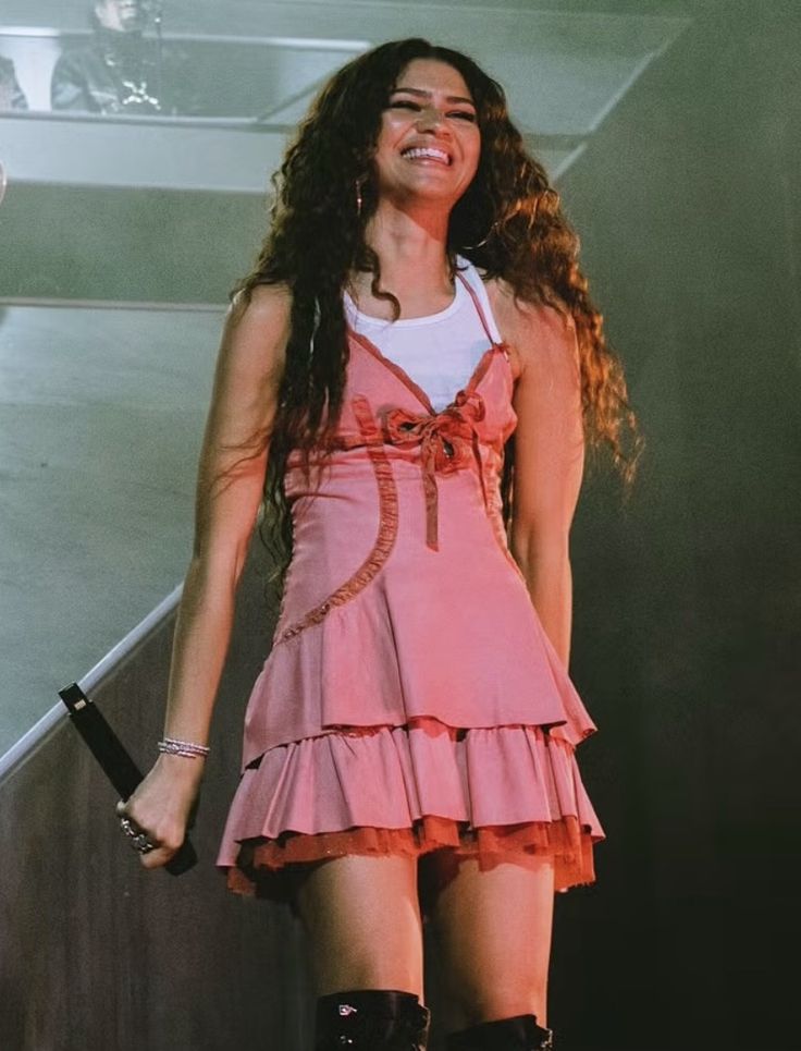 zenssdayaa's tweet photo. Zendaya 2023 coachella look I still think about you https://t.co/8UCFDDKoKe