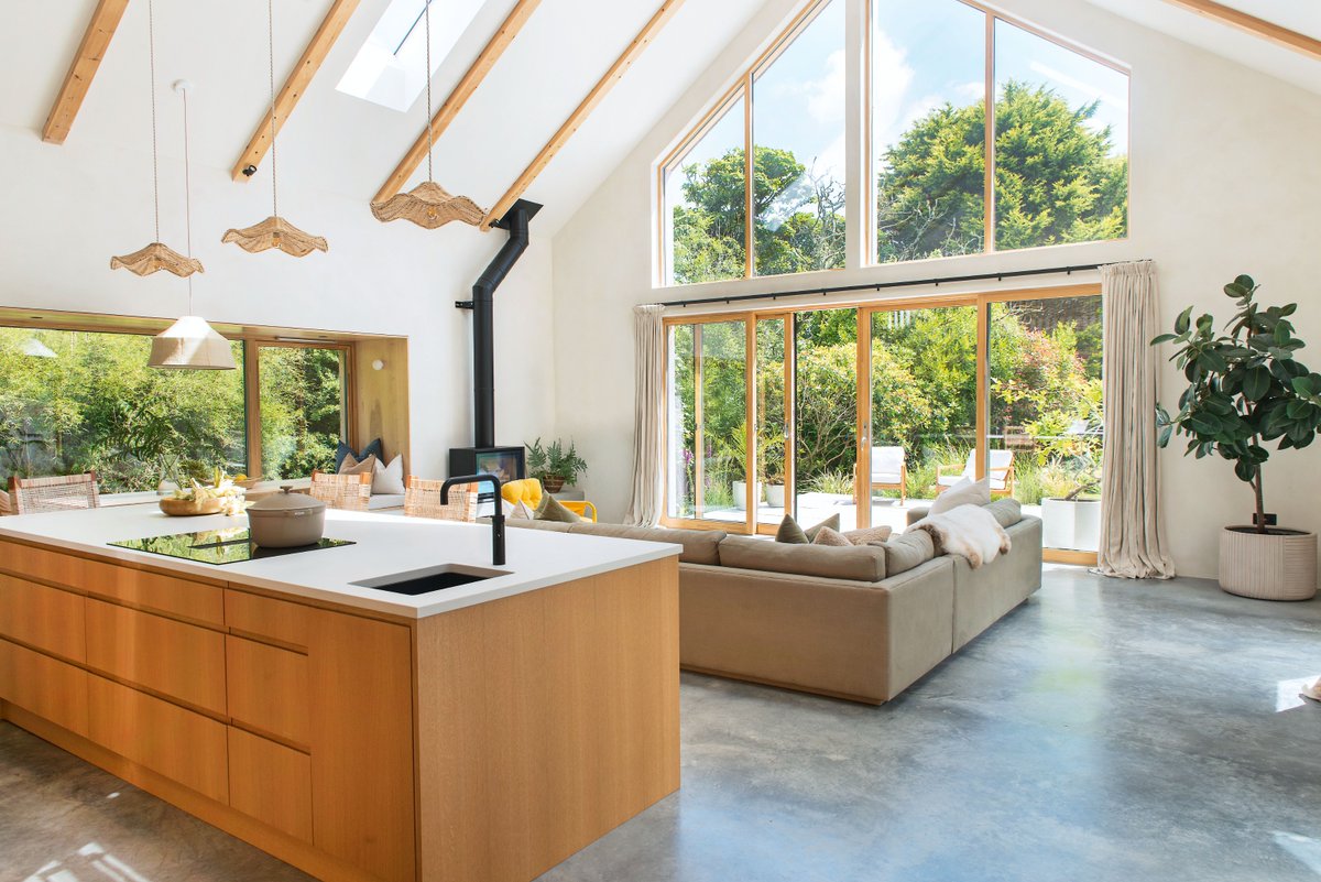 ExceLLondon's tweet photo. 🏠 Dream home loading… 🔨✨
Whether you’re planning a big extension, self-build or just dreaming of a serious home glow-up, the Homebuilding &amp; Renovating Show is the place to get inspired.
Ready to build your dream? Let’s get building! 🧱 https://t.co/93xeFDGUL1