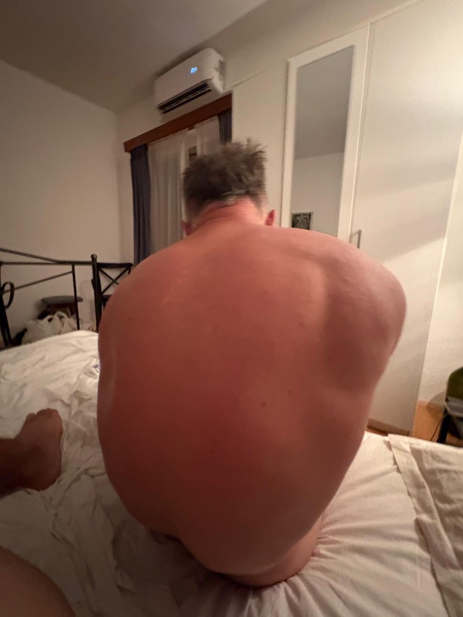 juicystudcbr's tweet photo. @Roidedboyzg says my back looks big in these.  What says you?  ⚙️ 💉 💪 💊 😊 https://t.co/ui14hxNFHT