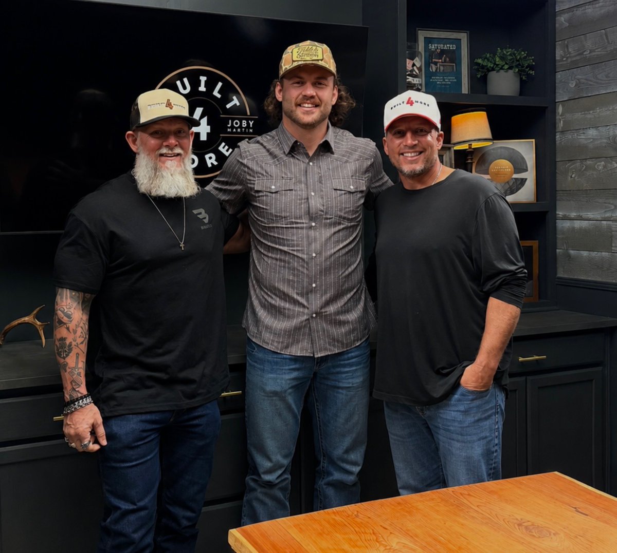 Built4MorePod's tweet photo. 🚨 OUT NOW 🚨
Super Bowl champion @brady_russell joins Pastor Joby Martin and Denny Thompson on Built 4 More.
Brady opened up about his road to the NFL, making yourself uncuttable, and life inside an NFL locker room.
LINK IN BIO
#Built4More #BradyRussell #Seahawks https://t.co/cWjZYloRyc