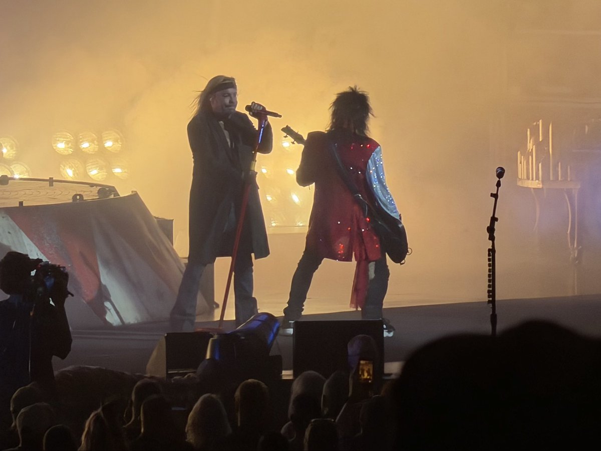 mjpooch's tweet photo. Awesome time at the @MotleyCrue show in Charlotte. Thanks for an awesome evening of rock n roll @NikkiSixx @thevinceneil @john5guitarist @MrTommyLand https://t.co/4voMdMvpRX