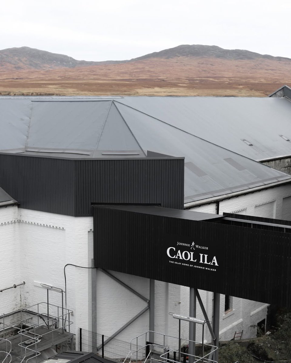 watches_whisky's tweet photo. Kirsch Import (Germany) presented a 10yo Caol Ila 2016 single cask #whisky from Claxton’s Exclusives collection. It’s finished in PX Sherry Cask. 55,7 % ABV. Price is ~80€
#CaolIla #Claxtons #KirschImport
https://t.co/dm6Wh9e9qX https://t.co/yTzRDDwbYu
