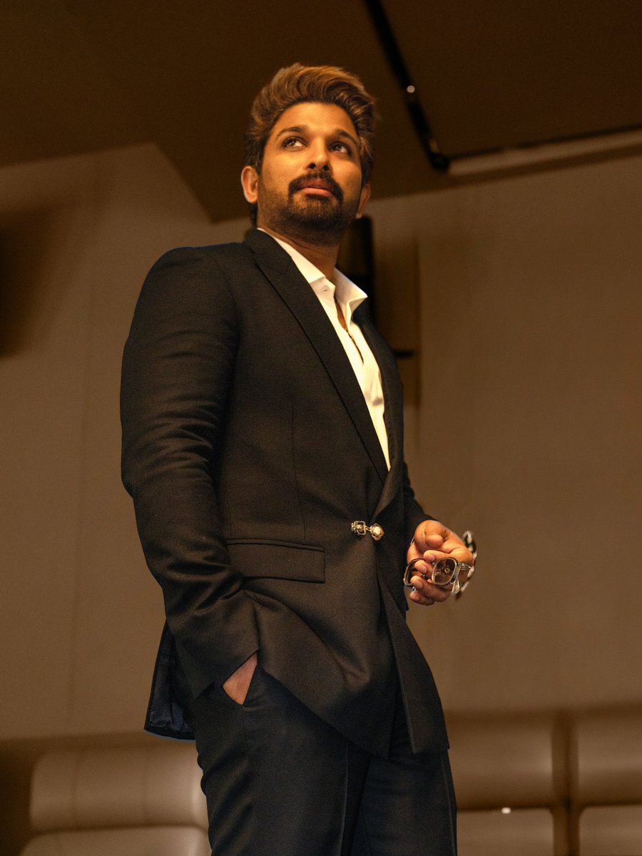 TrendsAlluArjun's tweet photo. .@alluarjun 🖤 https://t.co/m0X2PlsAmx