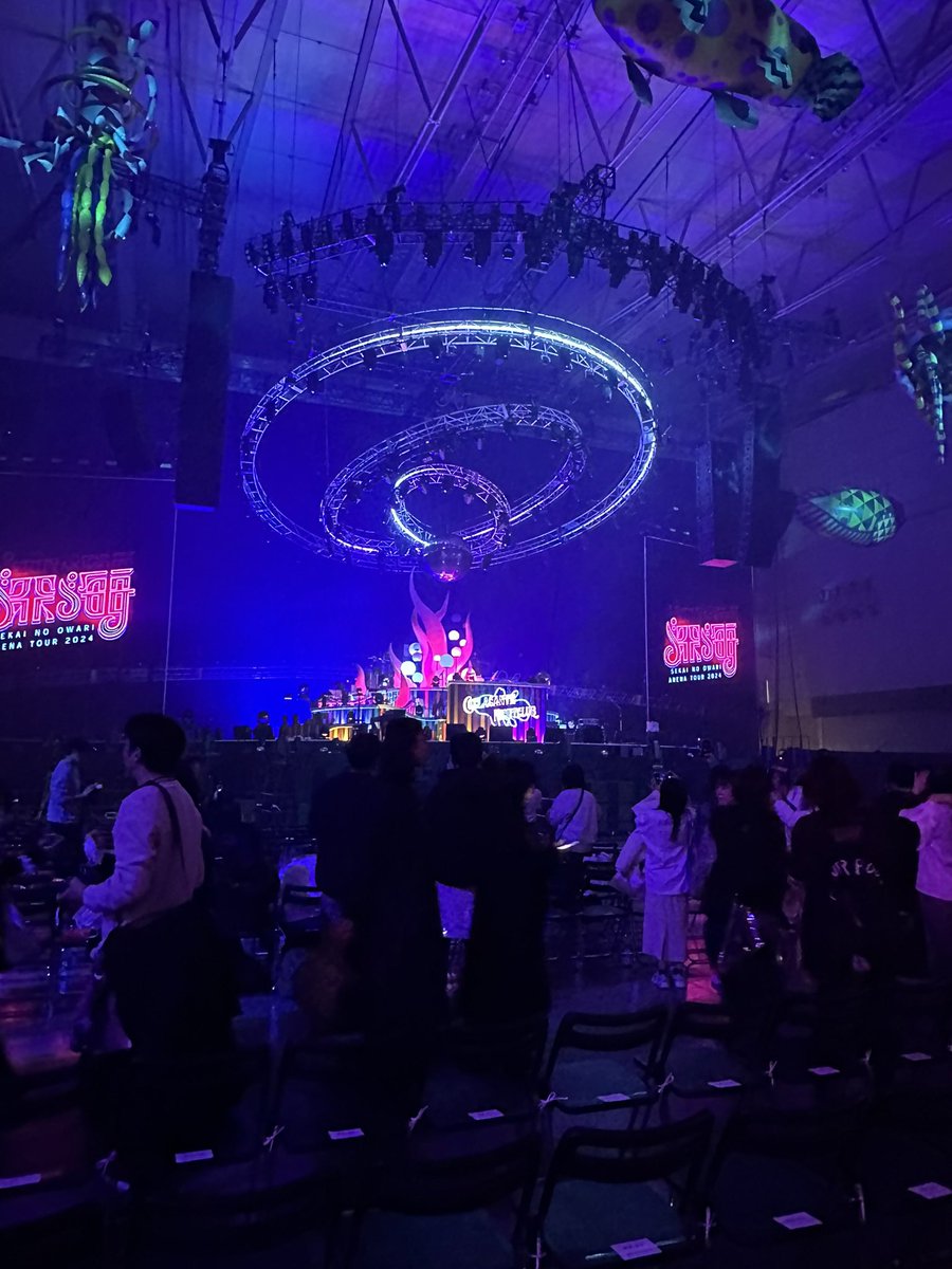 monekan1218's tweet photo. 深海　1枚目朱鷺メッセ  2枚目サンドーム福井 3枚目 代々木第一体育館です。
この３公演は全てW会員で取り、新潟朱鷺メッセでは銀テ取れました！
 #セカオワ https://t.co/4Fz4FQiwB5