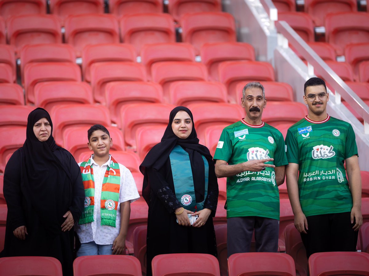 Ettifaq's tweet photo. وين ما كان #الاتفاق .. عشّاقـه وراه 💚❤️👥 https://t.co/OpcWHvkDQA