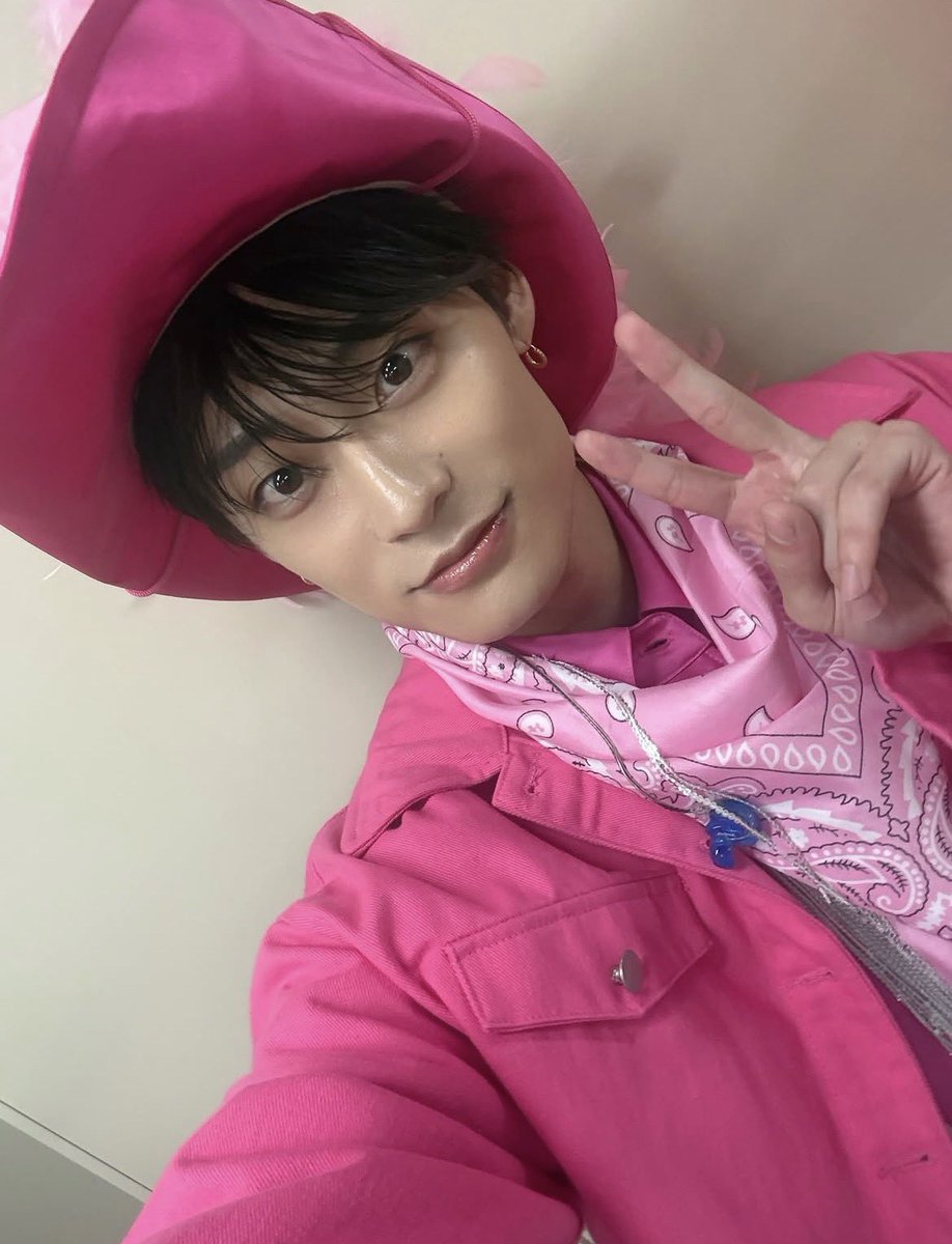 alonoekubo's tweet photo. EBiDANの好き顔4選なんだけど、これ系の顔なんていうのか分かんないんだよなぁ

ベースの顔は割と似てて
やんちゃ感を足すと髙松アロハ、高尾颯斗
高貴さを足すと山中柔太朗、吉澤要人
な感じがしてどっちもめっっっちゃ好き https://t.co/ivOtAQQi3A