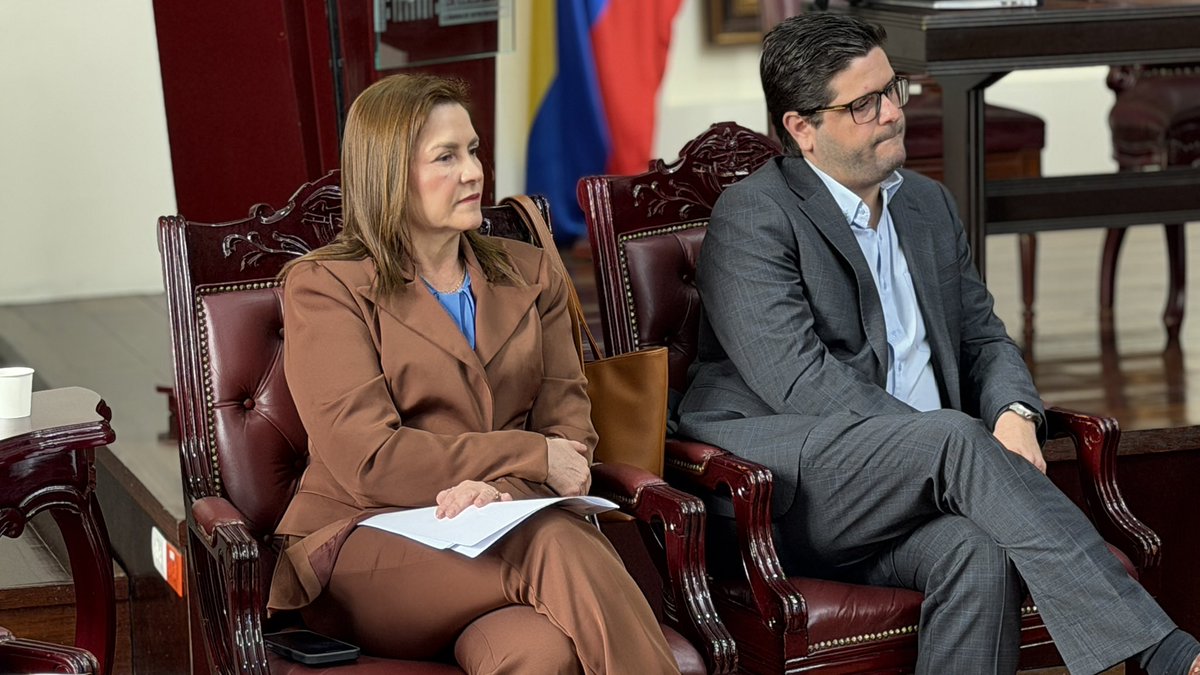 BleidyPerezB's tweet photo. Hoy tuvimos mesa de trabajo para avanzar en la iniciativa que busca reducir el déficit y la inequidad territorial en la distribución del talento humano en salud.
Trabajamos por una formación con más oportunidades y por garantizar profesionales de la salud donde más se necesitan. https://t.co/VKXmGrFHjw