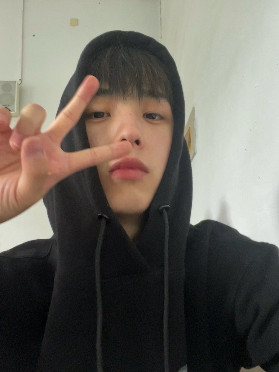 zerotuo123's tweet photo. 一个人过七夕 #反差 #男大 https://t.co/ANjszi7wMU