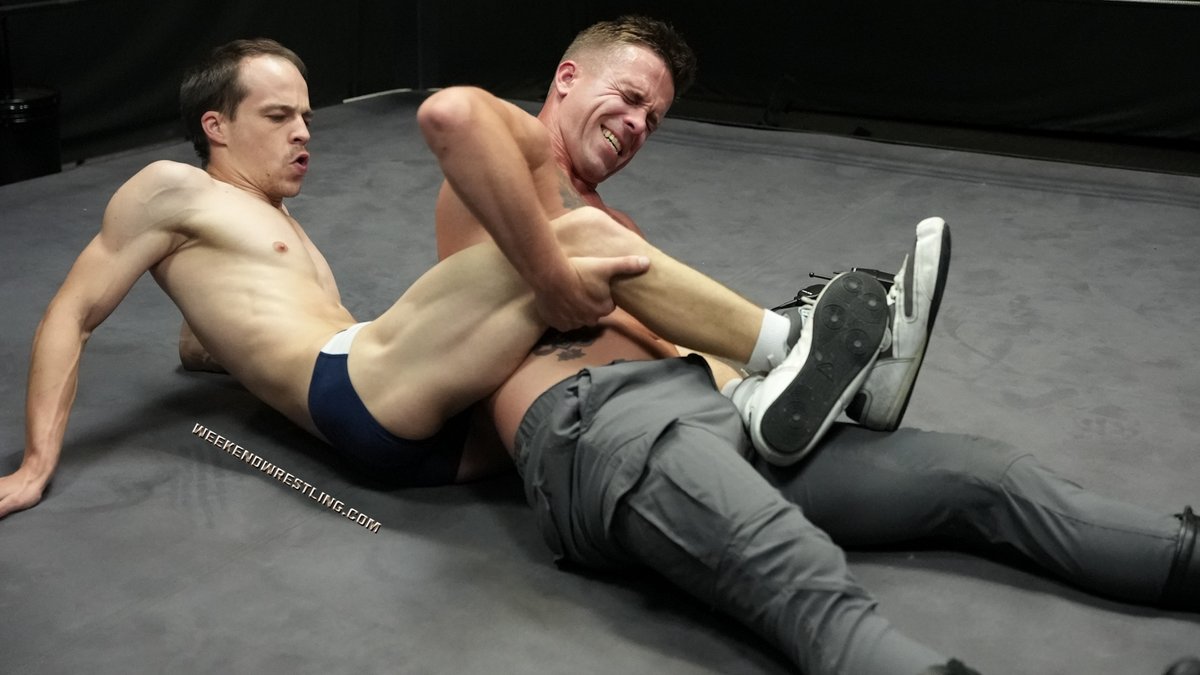 WeekendWrestli1's tweet photo. Controlled and Displayed! https://t.co/Xbr9Ib4weM