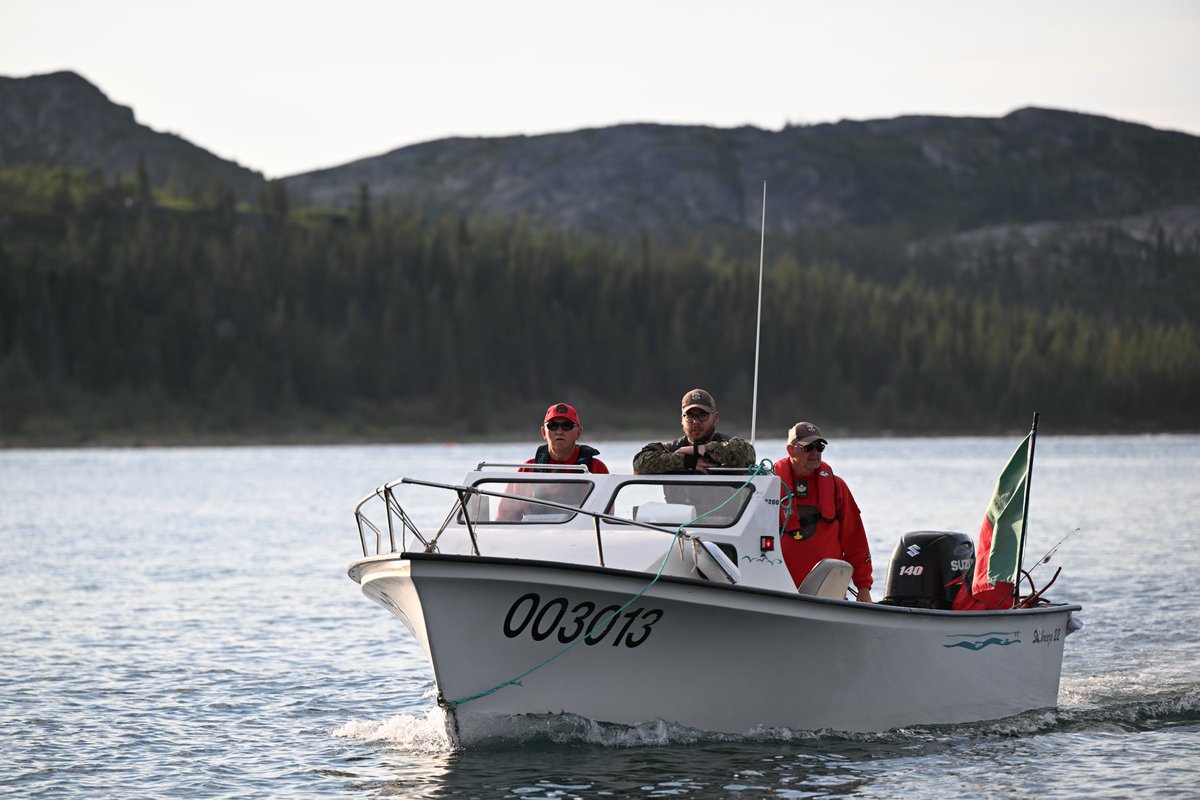 COIC_CJOC's tweet photo. L’#OpNANOOKTAKUNIQ renforce la connaissance des FAC dans l’Arctique et le Nord canadien. Le long de la côte du Labrador, les Rangers ont accédé aux sites du Système d’alerte du Nord et les ont inspectés, contribuant ainsi à la connaissance des approches nordiques du Canada. 🇨🇦 https://t.co/T4OcaLqNzV