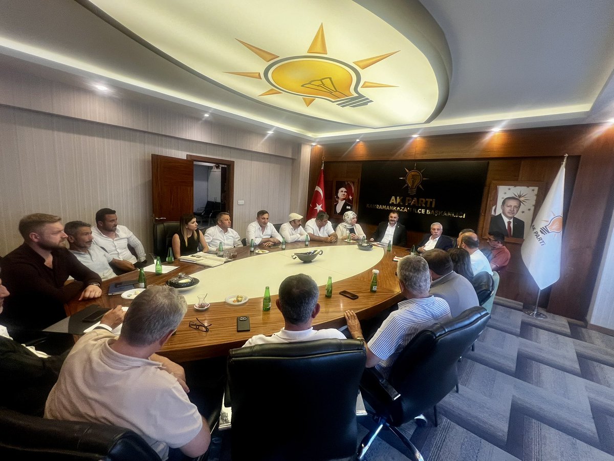 AKPARTIKAZAN's tweet photo. İl Başkan Yardımcımız Sn. Selçuk Çetin’in katılımıyla, İlçe Başkanımız Sn. Hasan Çidem öncülüğünde, Haftalık Olağan Yönetim Kurulu Toplantımızı gerçekleştirdik. 

@RTErdogan @hakanhanozcan @erhansarigol @HasanCidem1 
@selimcirpanoglu https://t.co/pQKiZrIzDu