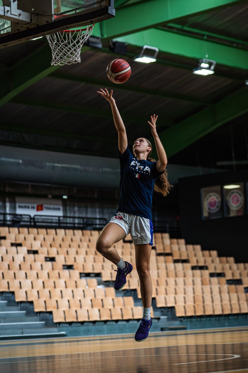 TMB_Basket's tweet photo. We’re back ! ⌛️💕

La Prépa des Pionnières débute 💪 https://t.co/J2OBo7Np1N