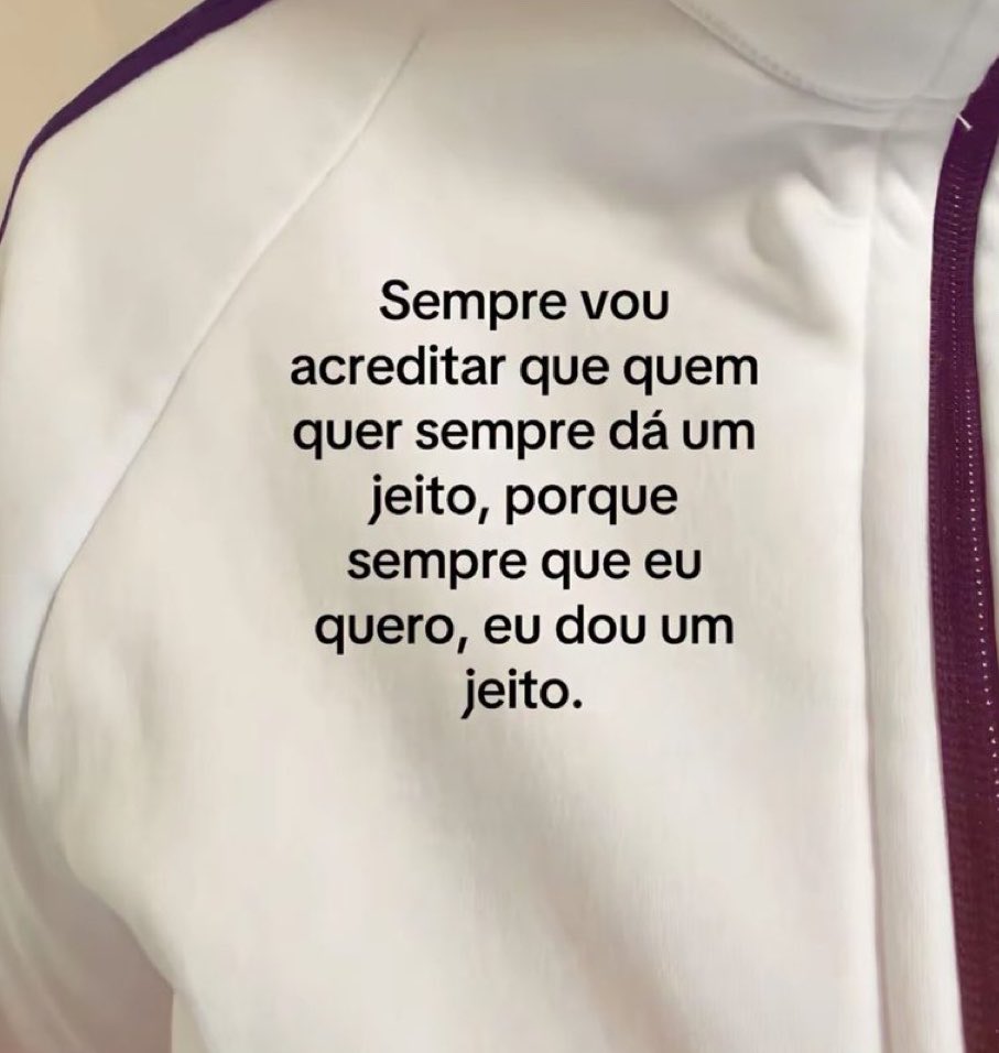 xheleninha's tweet photo. :) https://t.co/6TDZsdHspl
