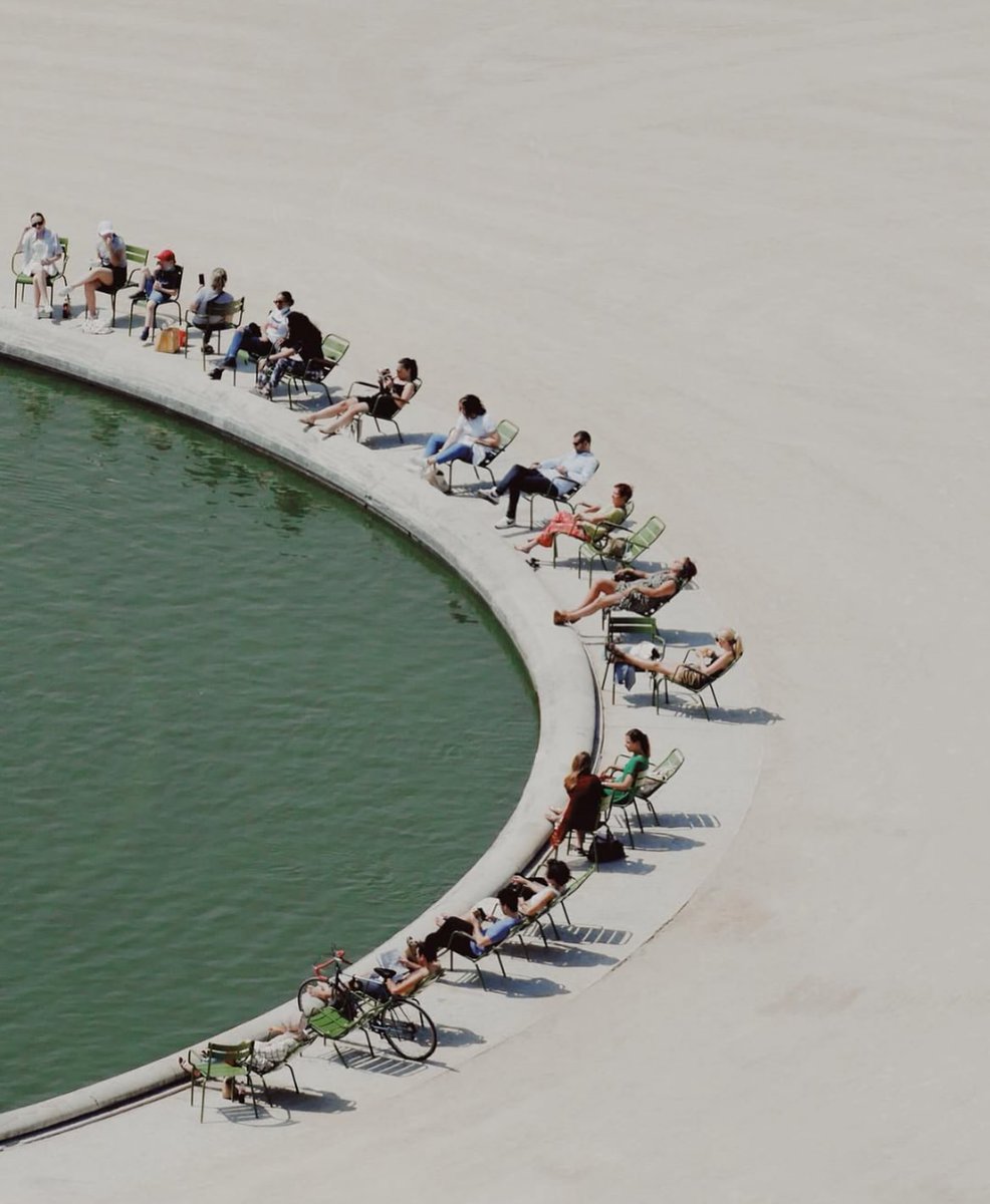 Parisianaes1's tweet photo. Summer life in the Tuileries Garden https://t.co/Hi77fGpLah