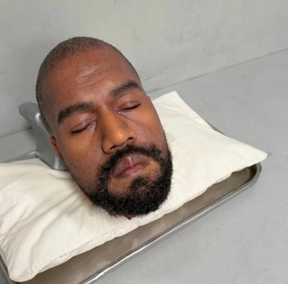 WACHOSHIT's tweet photo. Kanye mexicano jeje https://t.co/3Cc39pUpHB