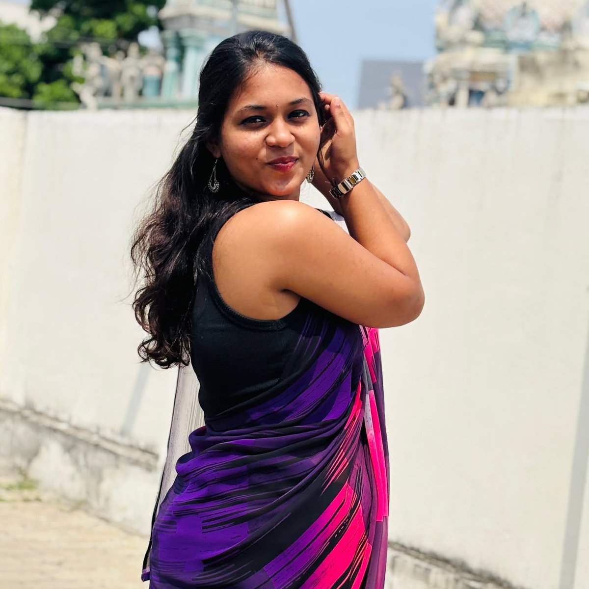 kukito2210's tweet photo. A saree speaks the timeless language of elegance. https://t.co/f5kWhxu4my