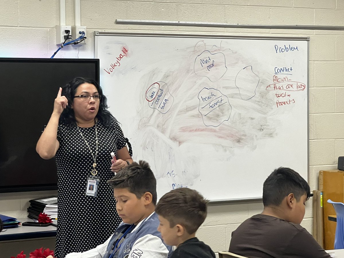 MISDTandL's tweet photo. DeZavala is teaching, writing, reading, and getting ready for another wonderful year! This school #ExpectsExcellence and it shows! https://t.co/eoatp9sN87