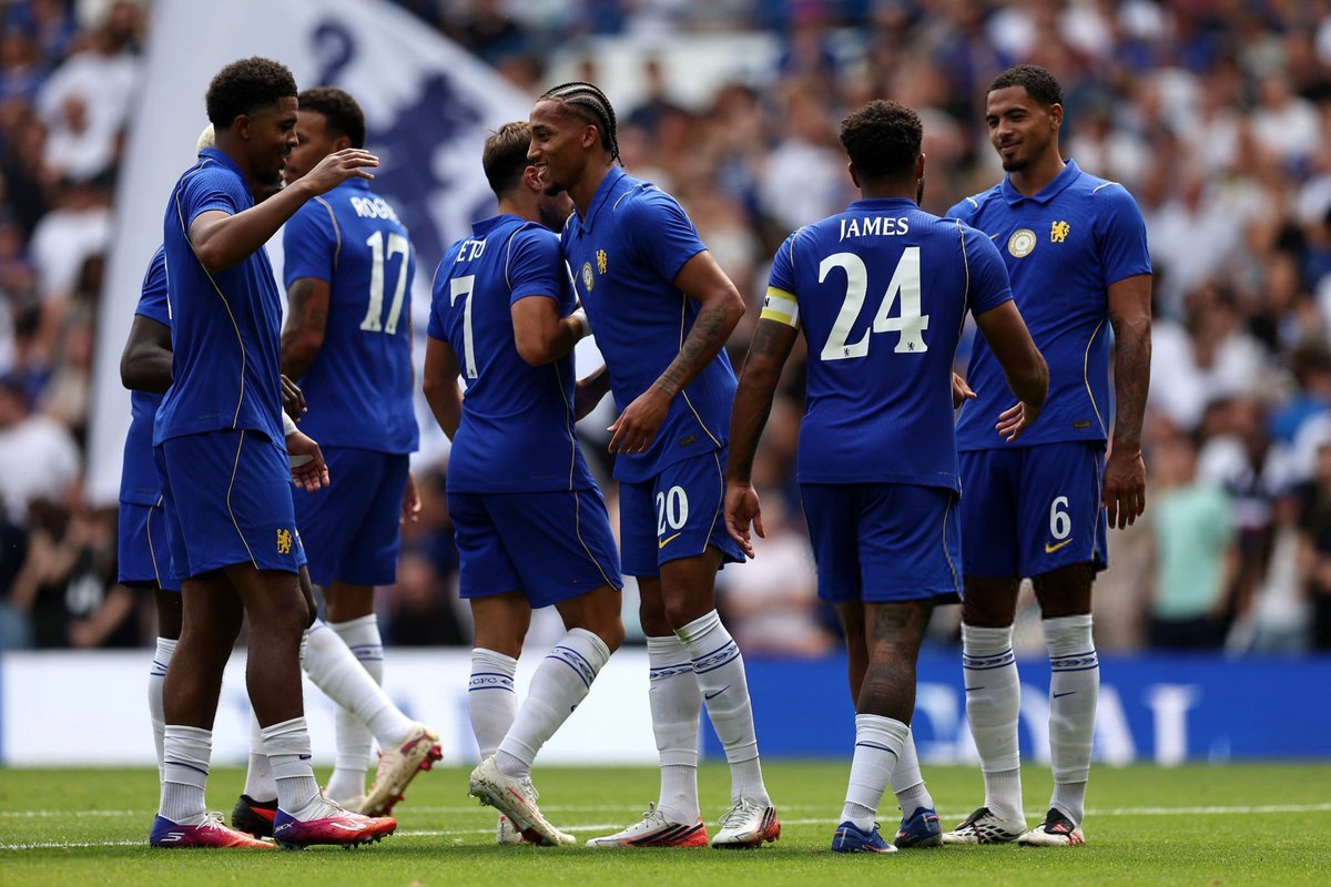Blue_Footy's tweet photo. 🗣 Adam Crafton: "Just looking at the selection of players, I think there will be a lot of Chelsea fans quietly optimistic that they might be able to challenge, if not win, the league."

~ @5liveSport https://t.co/0mJS85OOVc
