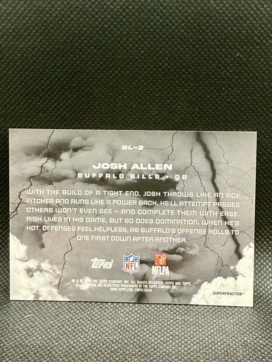 3btcards's tweet photo. Josh Allen Black Lightning 1/1 on https://t.co/pkWY2grDqy
@Topps @Collect @BuffaloBills https://t.co/eDZ7xYzDCZ