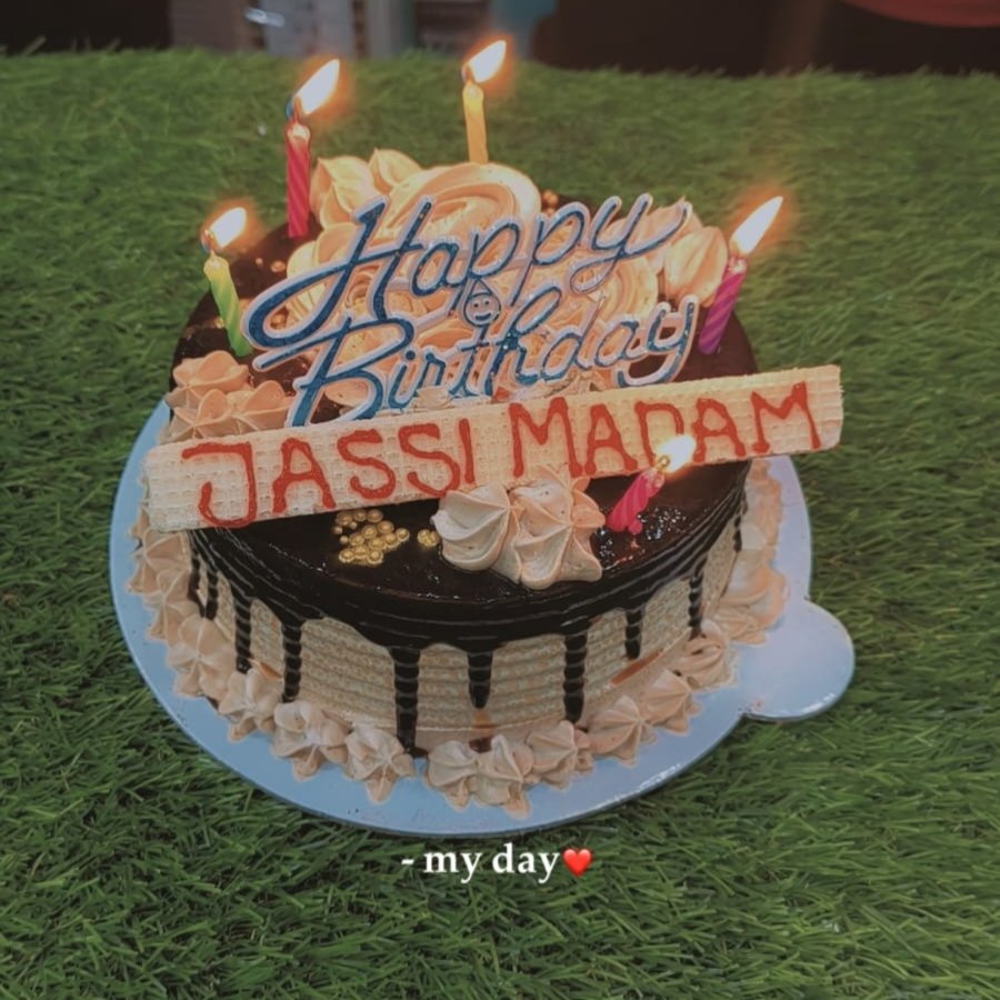 JassiRG_admirer's tweet photo. A day late, but full of love 🎂❤️

My colleagues forgot yesterday… but today they made sure I felt remembered in the sweetest way 😅... Life has a funny way of stretching joy.... one day became two.... & my heart is fuller than ever 🫶🏻

Thanks to my colleagues for the surprise, the cake & the laughter 🥳

Grateful truly 😊

(PS... Moments like these reveal who truly values you, who is genuinely connected to you... & who loves you from the heart 🤍)

#BirthdaySurprise #OfficeLove #NewChapter