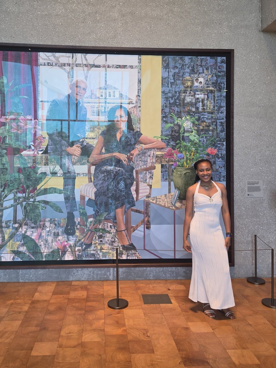 AmarachiOkoroa1's tweet photo. I definitely gave Michelle Obama a high-five for being a beacon of light to young girls like me ❤️🥳

#presidentobamamuseum https://t.co/KFlYcu5RxU