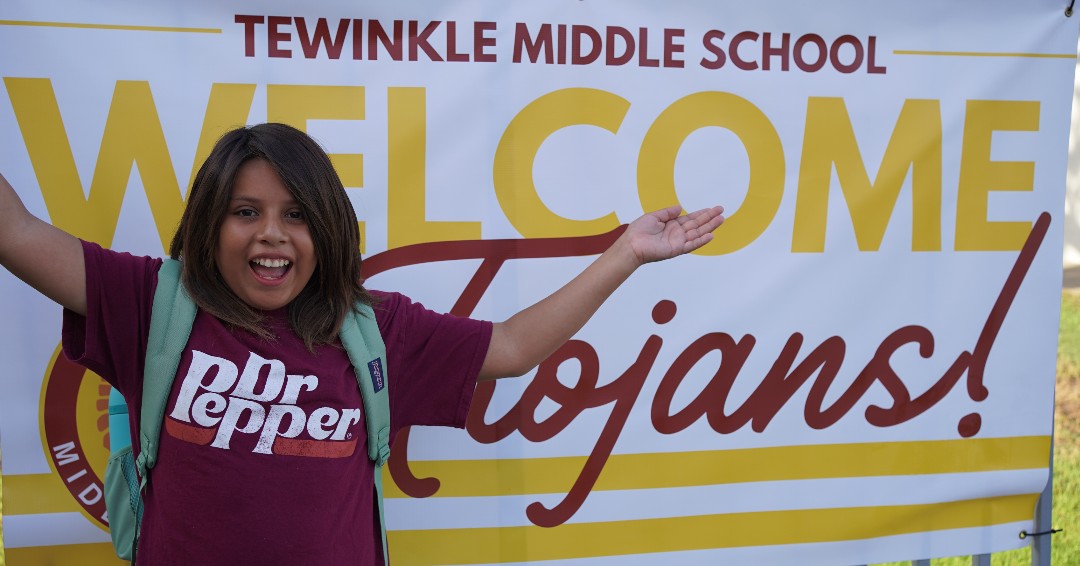 nmusd's tweet photo. A new school year is underway in NMUSD! 📚✨

From excited smiles &amp; warm welcomes to reconnecting with friends &amp; meeting new teachers, our schools were filled with energy as students returned to campus for a new year of learning &amp; growth.

#NMUSD #FirstDayOfSchool #BackToSchool https://t.co/EheYon86OH