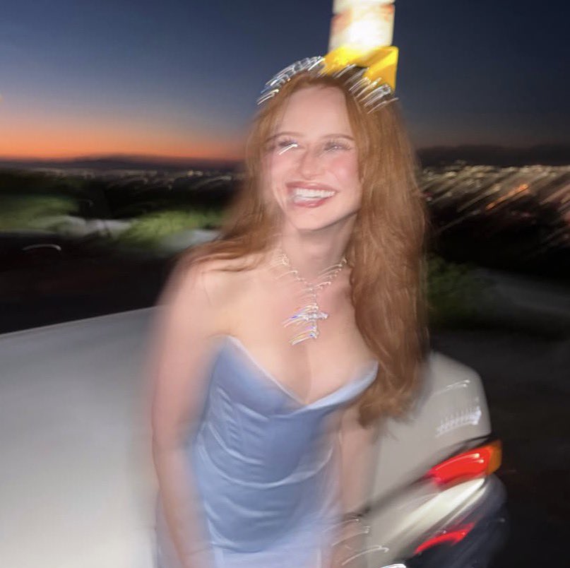 acheronspeaches's tweet photo. THERE’S OUR BIRTHDAY GIRL!!! 🩷🩷🩷 https://t.co/sq1g0bT0bP