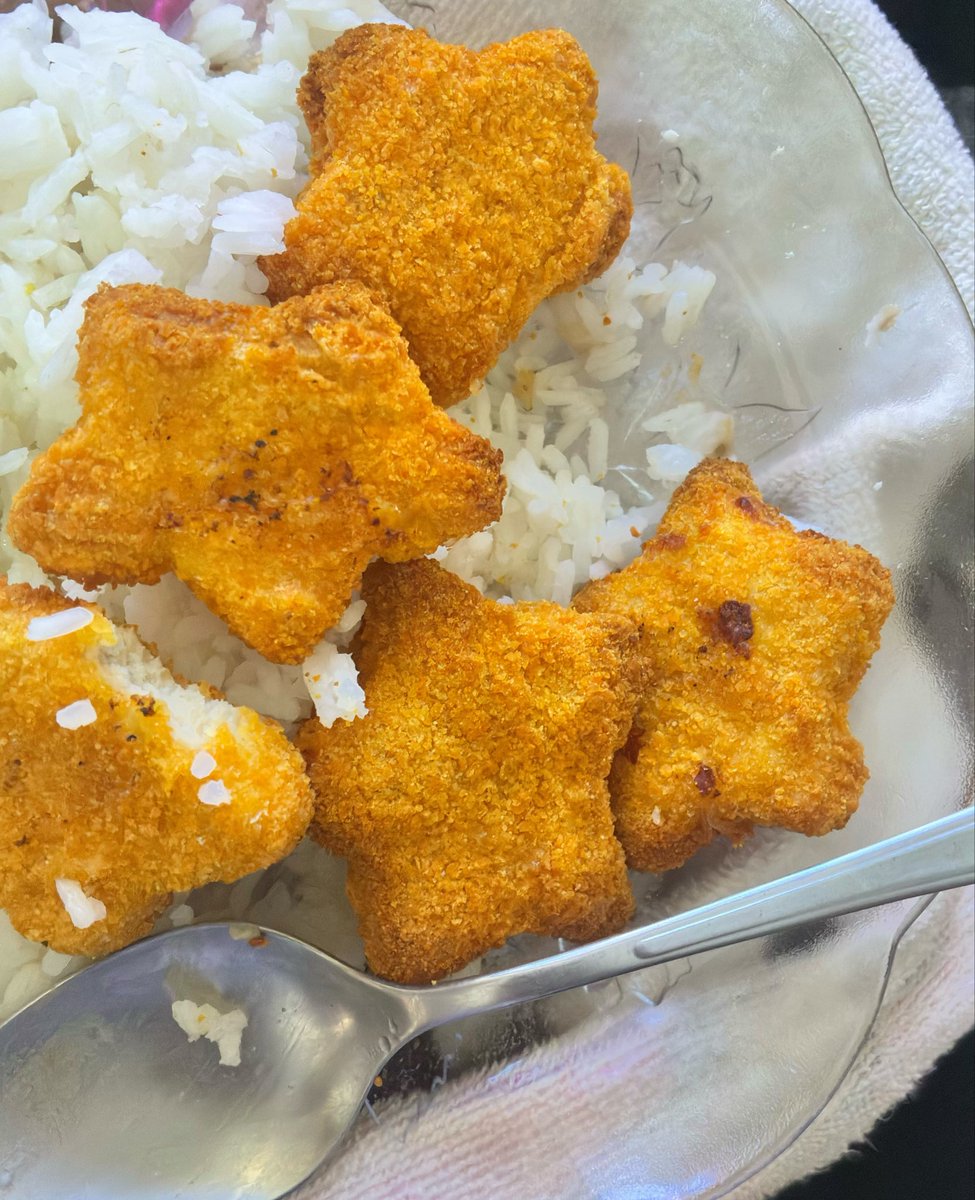 leet2tee's tweet photo. eu e meus nuggets de estrela https://t.co/NY0ui8e78t