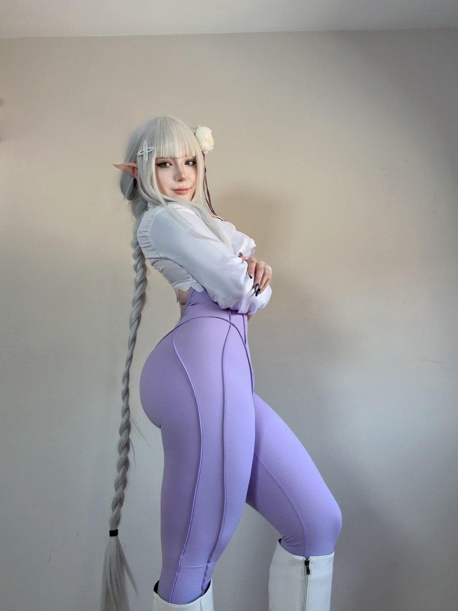 kuuroishi's tweet photo. my emilia cosplay :) https://t.co/g7GftFyYVs