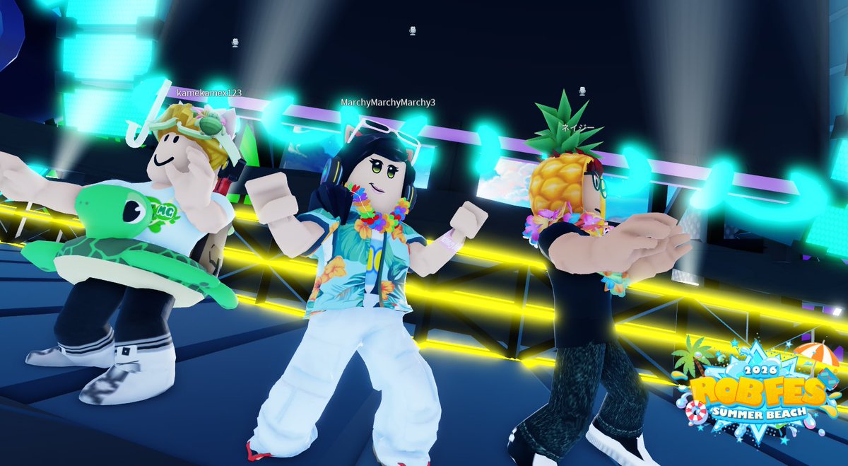oodejg384's tweet photo. るぴくんとこじまっちさんとマーチィゲーミングさん！
踊るのも写真撮るのも楽しかったー
#ロブフェス https://t.co/4R7HApZJ1X