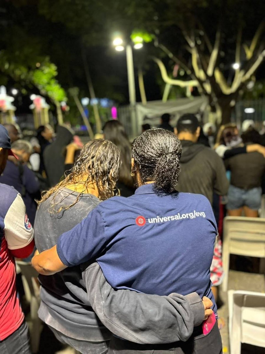 EvgBrasil's tweet photo. Fé que se transforma em atitude. Amor ao próximo é servir, acolher e levar esperança. 

#AnjosDaMadrugada #Fé #AmorAoPróximo #Servir #Evangelização #Esperança https://t.co/m3KMWJVMIj