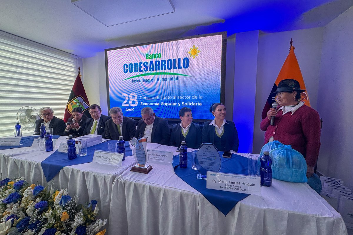 FEPPnacional's tweet photo. 🏦🎉 Ayer en Ambato celebramos los 28 años de Banco Codesarrollo y la inauguración de su nueva Agencia Ambato. 🤝 Un encuentro con reconocimientos, testimonios y feria de emprendimientos que reflejan el trabajo junto a la #EconomíaPopularYSolidaria. #GrupoSocialFEPP https://t.co/9a4PjROQnn
