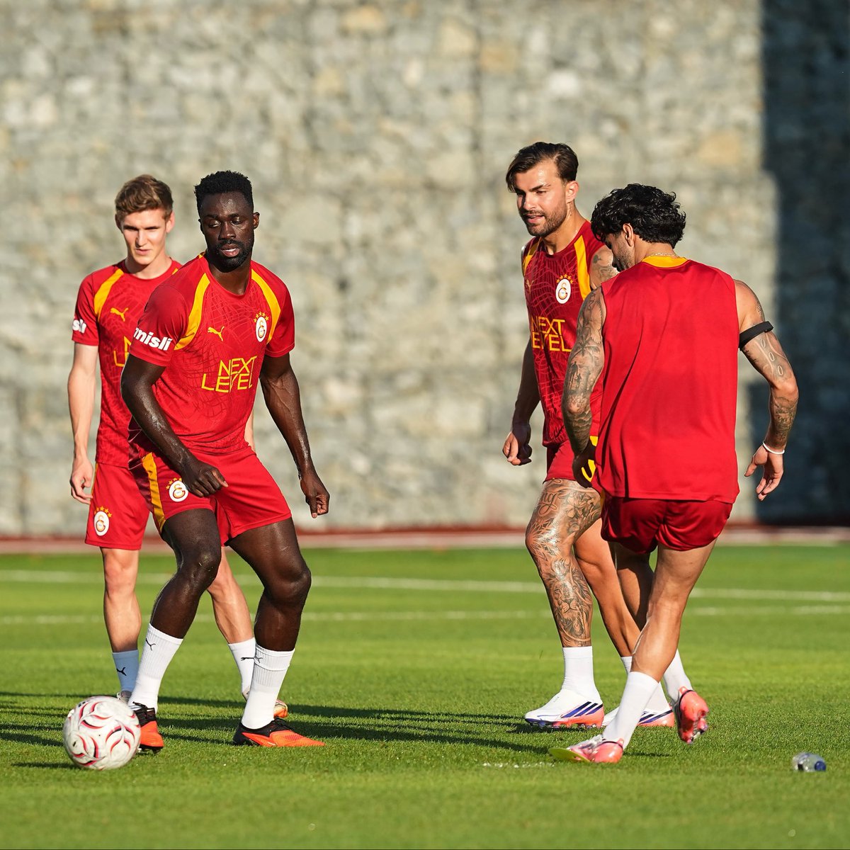 GalatasaraySK tweet picture