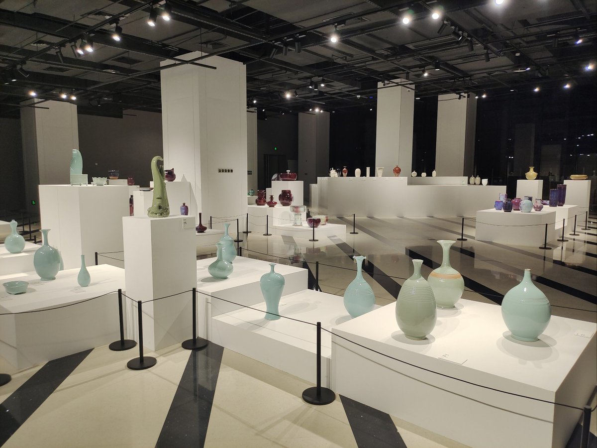 jaydenvalent1's tweet photo. 周��来逛小众艺术展！指尖触碰手工陶瓷的肌理，驻足看胶片里的旧时光，还有免费的水彩填色区，随手拍都是氛围感大片～， https://t.co/X4SvdjDZ3B