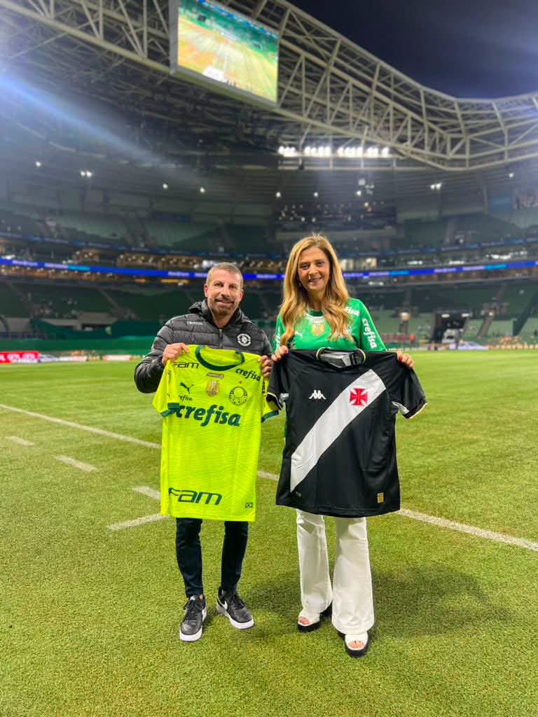 JeffPepechm's tweet photo. @geglobo OS JOGA SUJO COM 7 REBAIXAMENTO ENVOLVIDOS PQ O PIX DE MILHÕES PRO VASCÚ FALIDO JA TA PAGO SÓ FALTA ENTREGA O JOGO DOMINGO PRO VARMEIRAS BI VICE TIME DO INSS DOS IDOSOS, FRACASSADOS SEM TITULOS #SELECAOSPORTV #VASCO #mundoF #PALMEIRAS #brasileirao 🐷💩🖕🏿🤬🤣🚩🏴 https://t.co/AMdW2L2Chu
