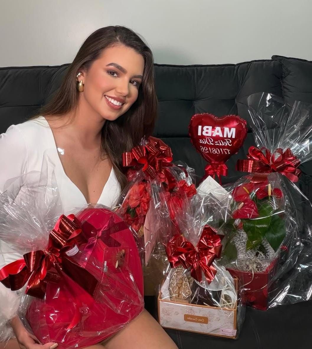 martinizas's tweet photo. @kabiscoiteira Ajudo sim ajuda noix tb ai Ka 
#Mabi  ❤️‍🔥❤️‍🔥 Matheus Pantaneiro e a Miss Bianca Do Rio Grande do Sul precisa de vc amiga 🫣🙏🏻
@martinizas 
Divulga UM DOS FINALISTAS DO REALITTY DO BONINHO CASA DO PATRÃO 
@_pantaneiro7 vai ter live hj ÀS 21:00 bombásticA  explod grandes revelações https://t.co/FaHDLX7NLP