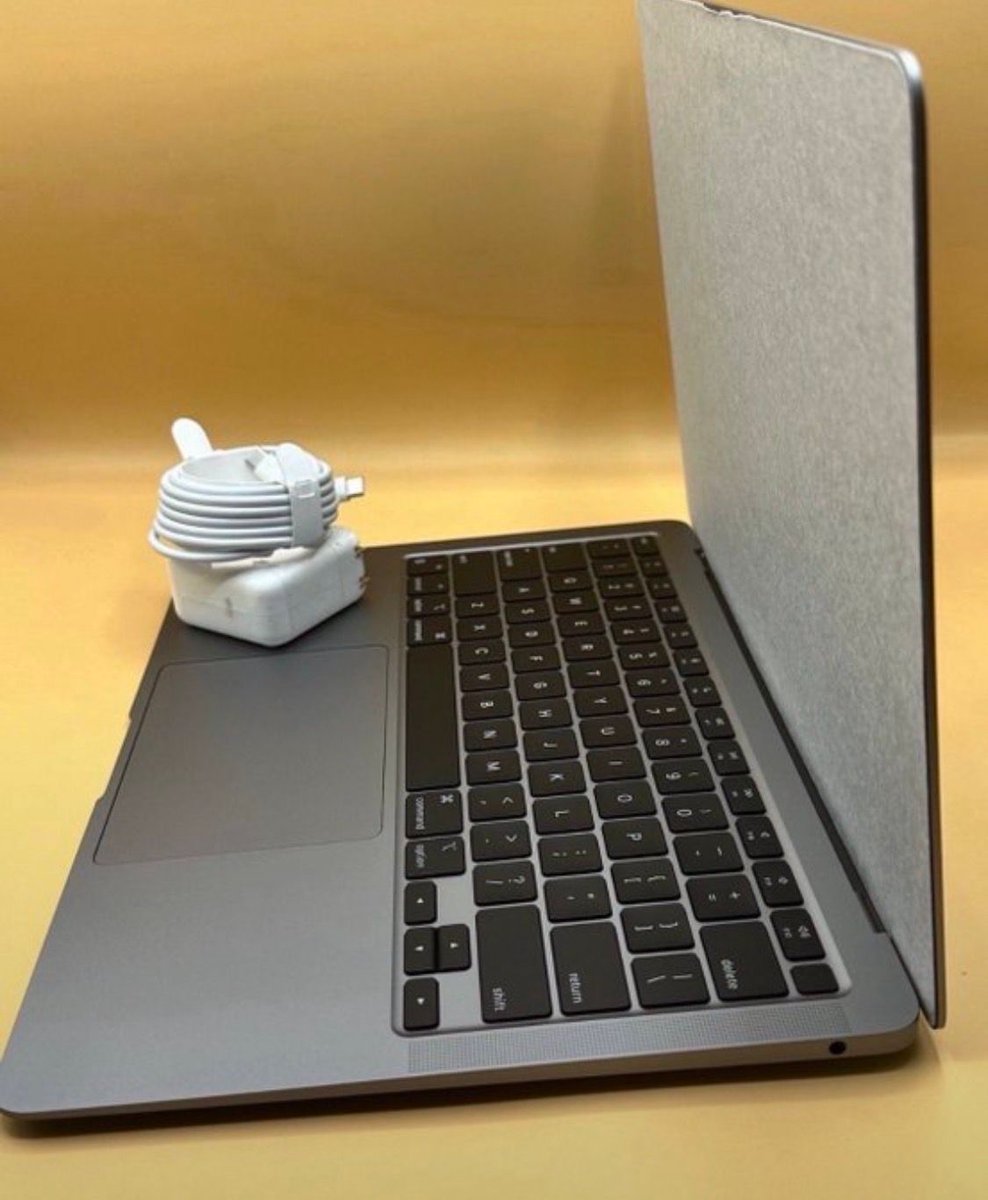 dabz_global's tweet photo. Premium Used MacBooks 
Back in stock ‼️‼️

MacBook Pro (14 inches)
2023 || M3 pro chip || 18gb || 512gb - N1,900,000
2023 || M2 pro chip || 16gb || 512gb - N1,550,000
2021 || M1 Pro chip | 16gb || 512gb - N1,200,000

MacBook Pro (13 inches) 
2022 M2 chip || 8gb ram || 256gb - N920,000
2020 M1 chip || 16gb ram || 512gb - N985,000
2020 M1 chip || 8gb ram || 256gb - N785,000

2020 Intel core i5 || 8gb ram || 256gb - N580,000

MacBook Air (13inches) 
2020 M1 chip || 8gb ram || 256gb - N650,000
2020 Intel core i3 || 8gb ram || 256gb - N450,000