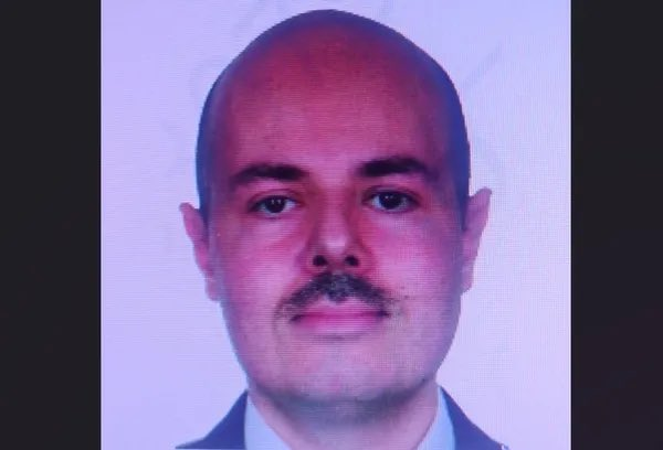 malikejder's tweet photo. Alihan Kuriş: 2016'dan sonra Süleymancıların başına geçti.

Adamın internette 2-3 tane fotosu var..Biri bu..

Üzerine kayıtlı telefon yok. Kripto haberleşme programı kullanıyor.

Sanki Cemat lideri değil Meksika Karteli lideri..

Bir yerde vaaz sohbet görüntüleri yok.. Adam gölge gibi yaşıyor..