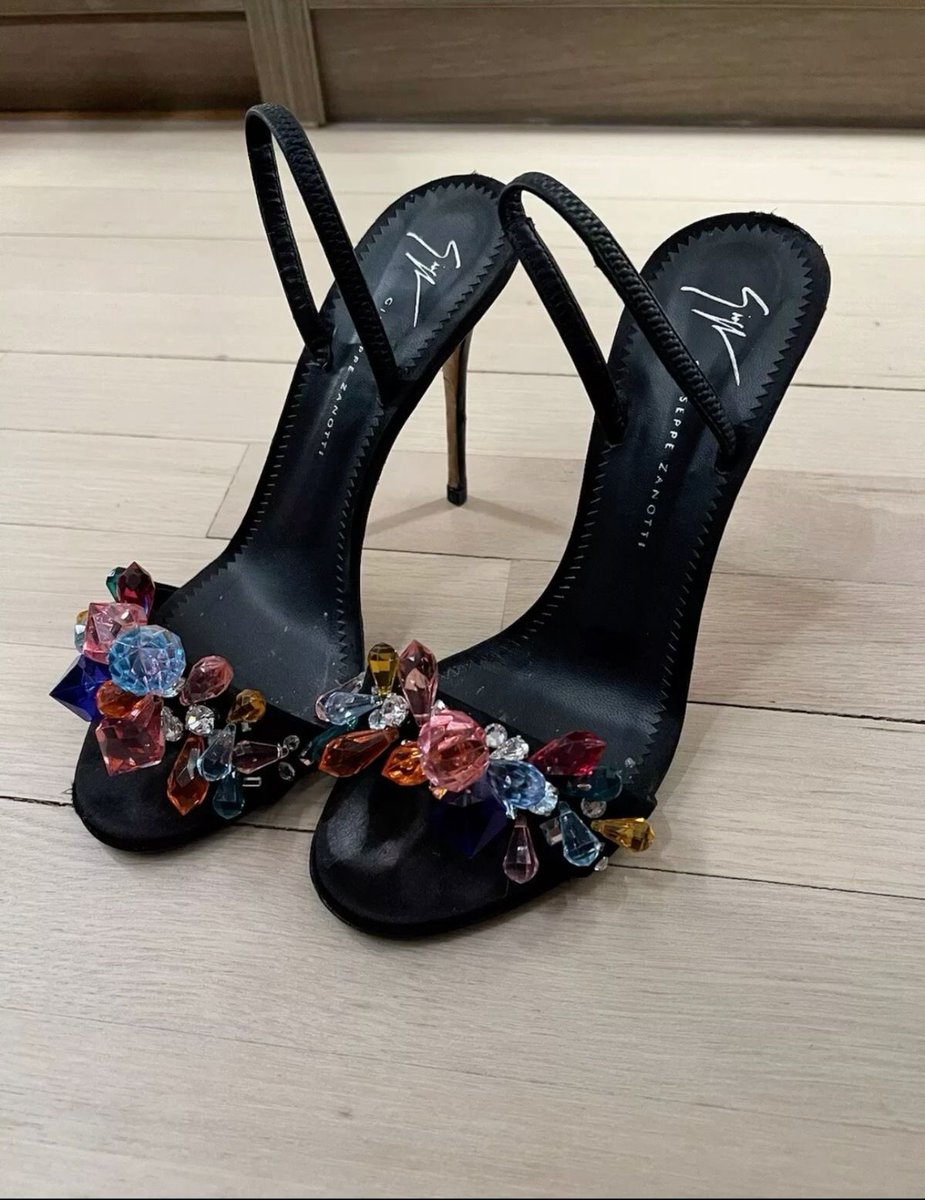 Mimiboards's tweet photo. Giuseppe Zanotti Strap Heel https://t.co/v0GTW6aHk5