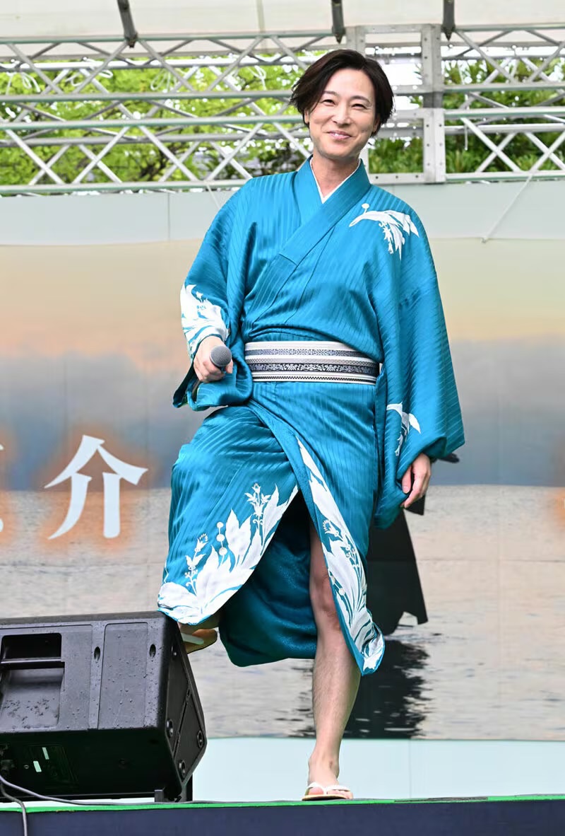 Ksketcher's tweet photo. 以前の新歌舞伎座でもチラ見せして
惠：毛は生えてます。毛ぇ介だけに。
客：もう一回見せて
惠：もう一回じゃないの！
というやり取りがあった
#山内惠介

https://t.co/E3vXVa2cA3 https://t.co/gGakMKpsOJ