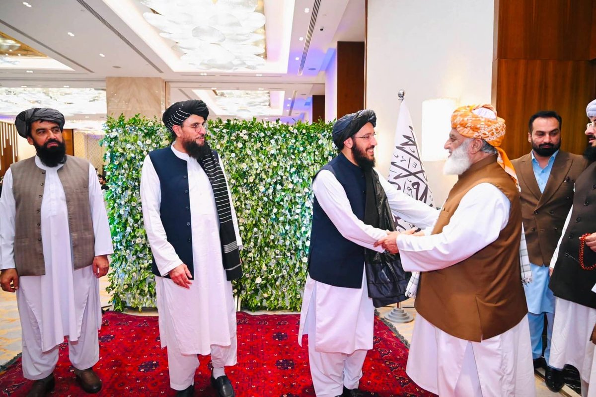 MSaeed787's tweet photo. قائد جمعیت حضرت مولانا فضل الرحمٰن مدظلہ  اسلام آباد میں افغانستان کی 5th سالانہ تقریب   سے خطاب فرمارہے ہیں
#TeamJUIKeamari #چھاچھی # https://t.co/KiDa91cvsq